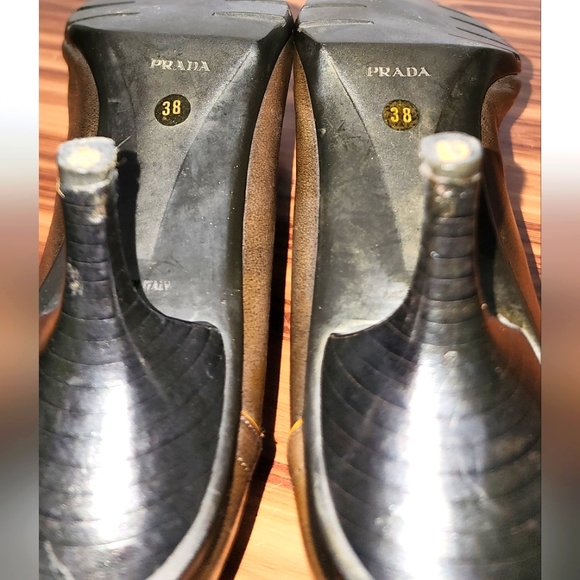 Prada Heels Super cute 💕 - Picture 8 of 9